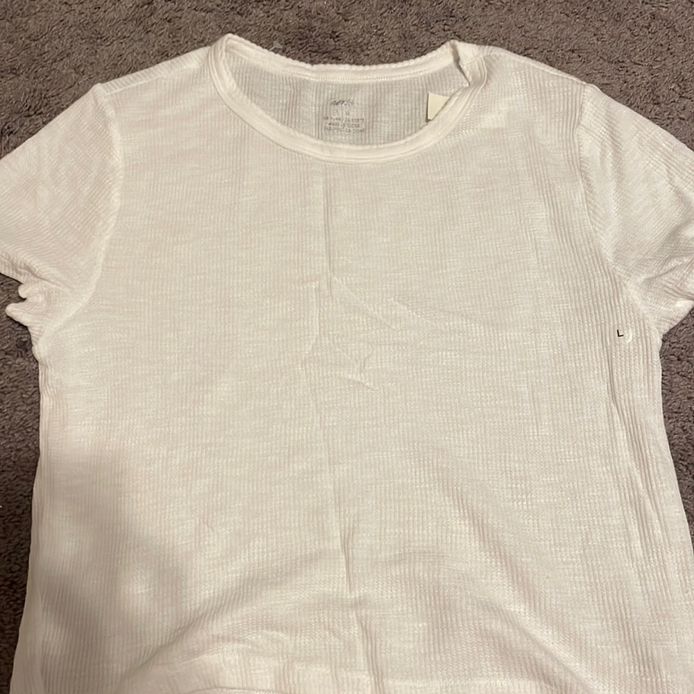 Cropped white waffle texture shirt